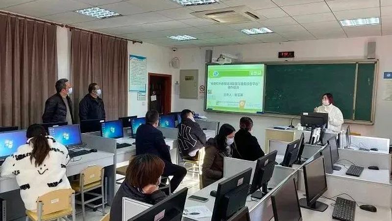 关注要点：选择钢结构焊工培训学校时，以下几点值得关注：